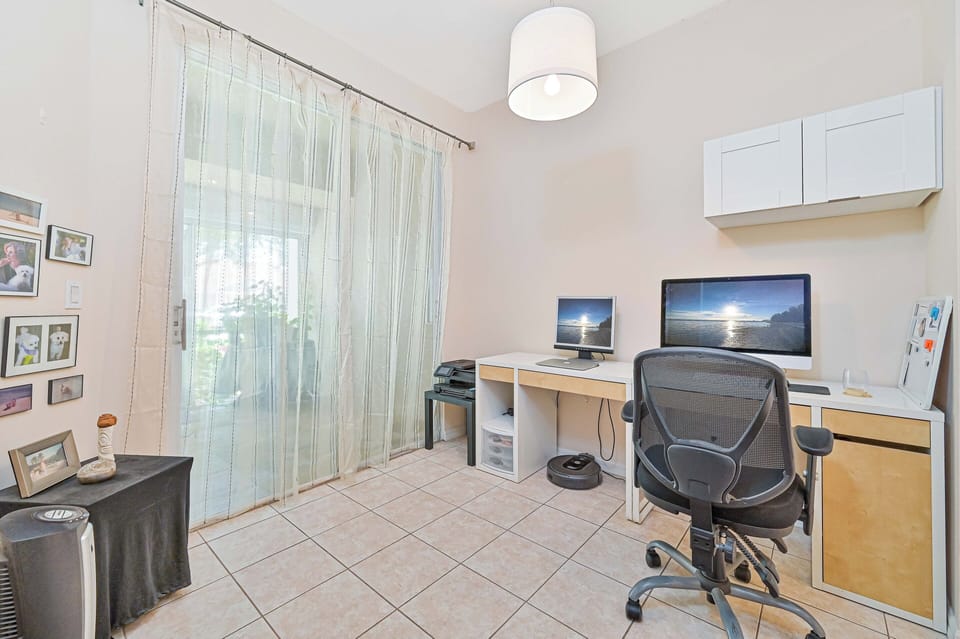 HG1935 - Office nook