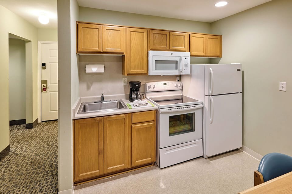 Enjoy a full-size fridge, stove, and oven