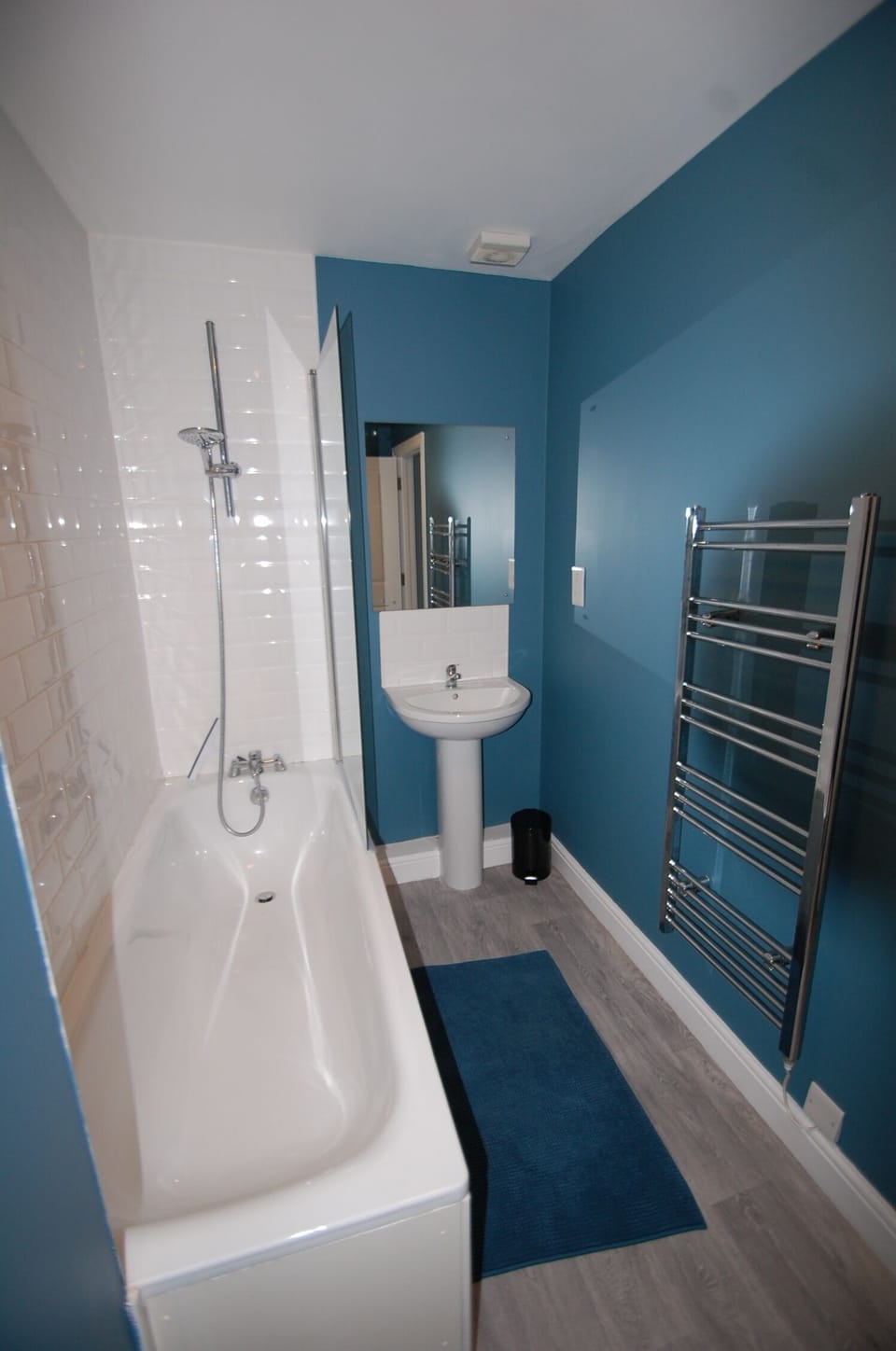 Watson Bathroom for use by Bed 2