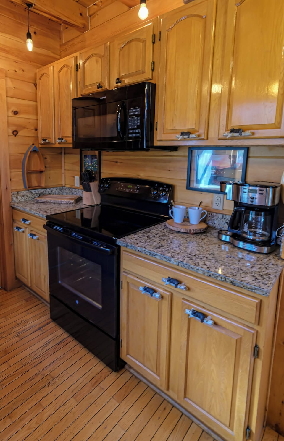 ComingSoon!LazyBearLodge_196095