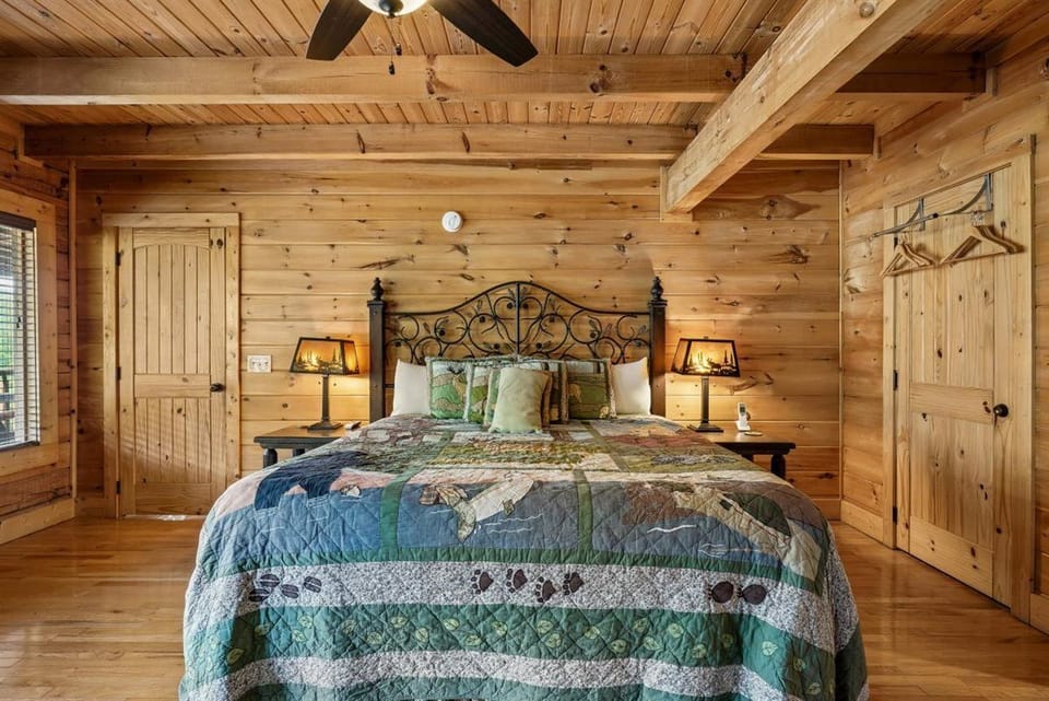 Main Level-Bedroom