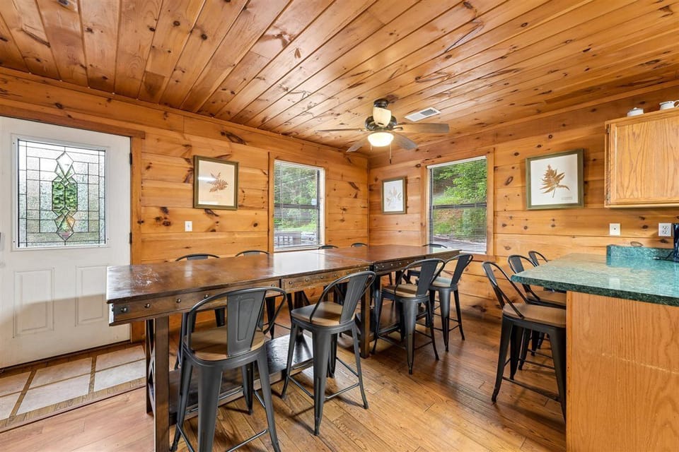 018-Dining Area
