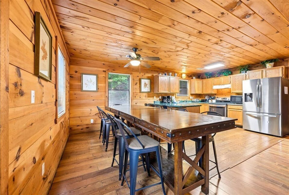 019-Dining Area