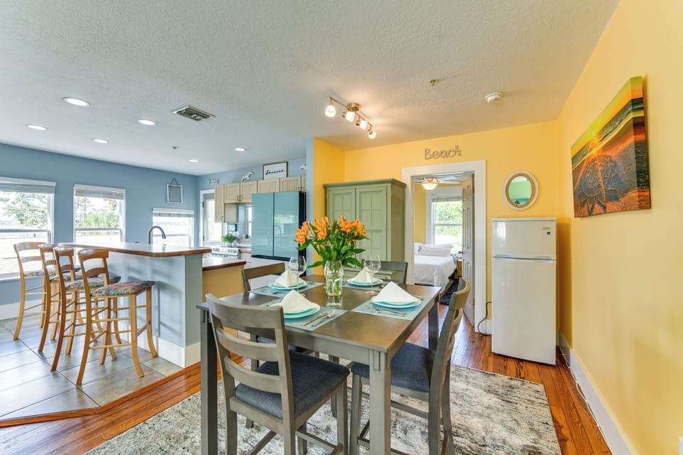 Dining Space | Dishware/Flatware | 1st Floor