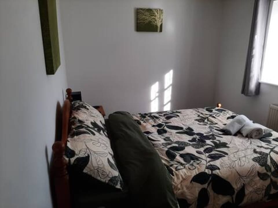 Bedroom With Double Bed & Bed Linen. Please Note: Towels Are Not Provided.