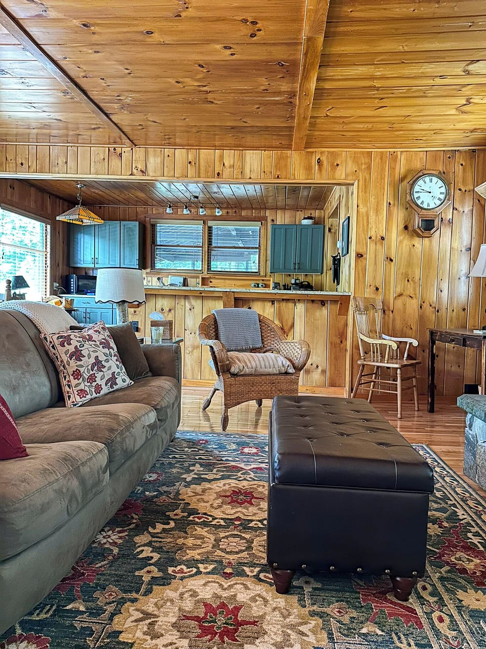 Open layout flows into the kitchen, creating a welcoming & relaxing space.