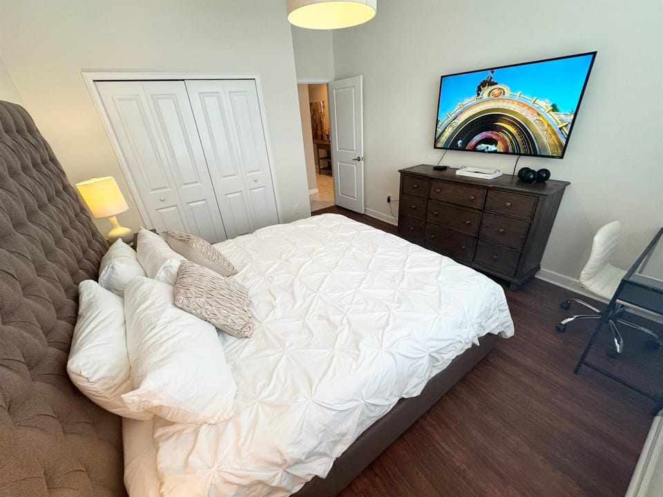 Downstairs Guest Room