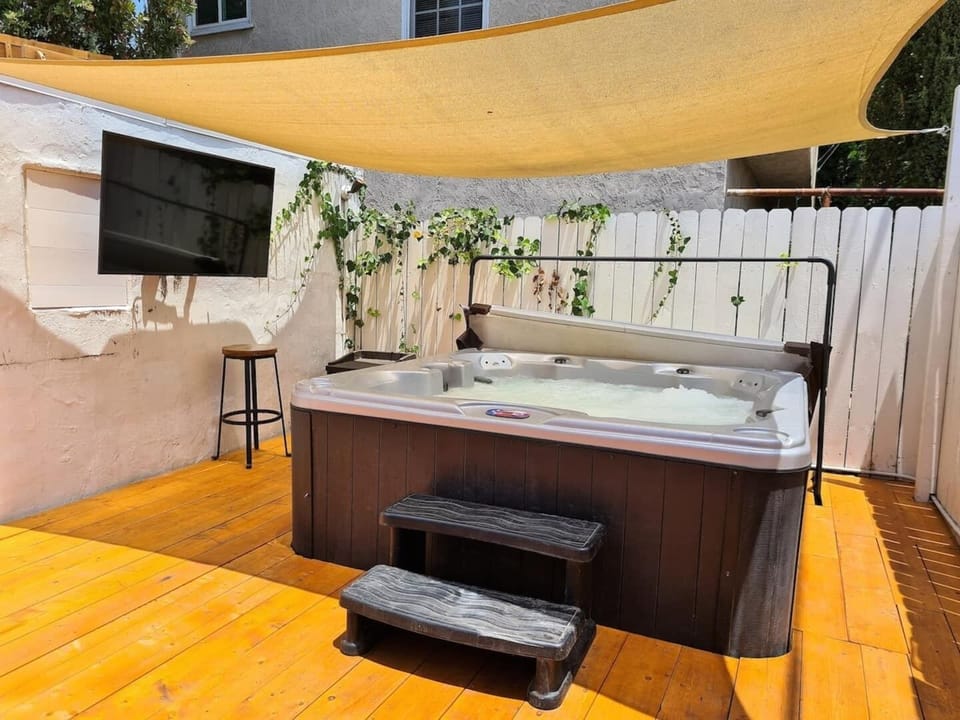 PRIVATE PATIO WITH HOT TUB