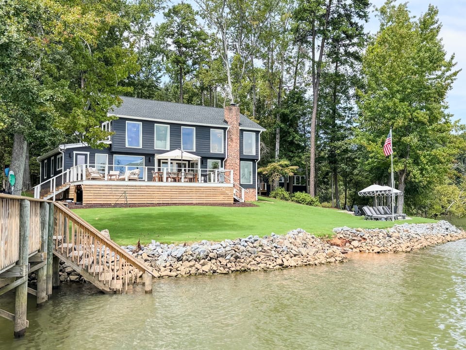 Beautiful outside living at The Belmont Lake Retreat
