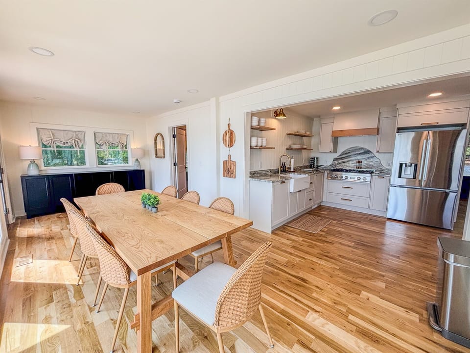 Two indoor dining areas and serving buffet