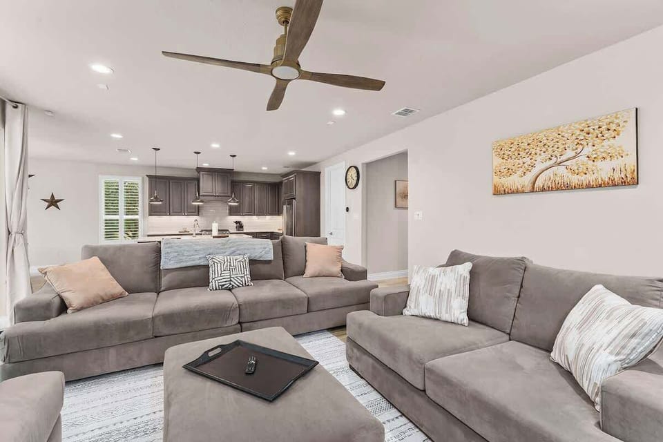 Spacious Living Area for Entertaining