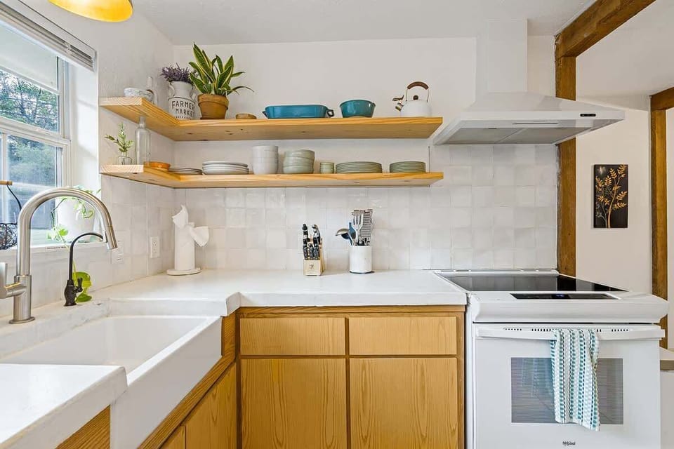 Fully Stocked Kitchen