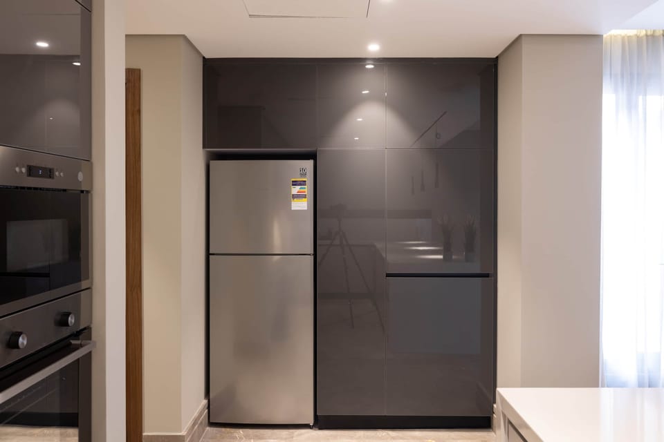 refrigerator 