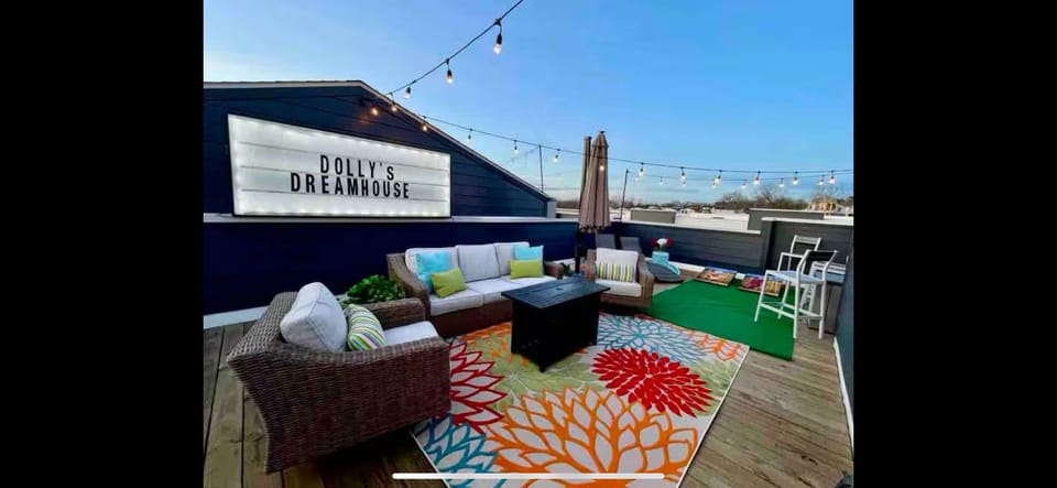 Skyline view from rooftop 