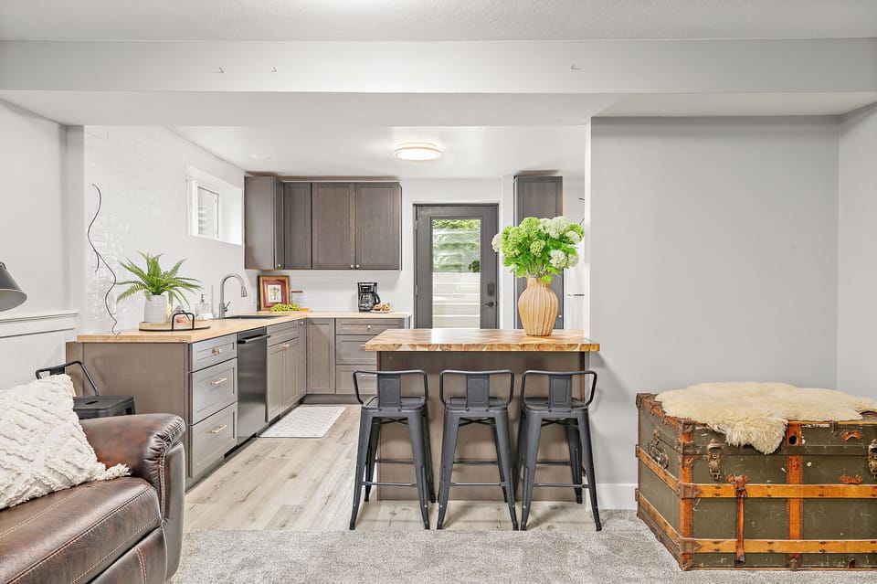 Welcome to the Cozy Kiwi Inn! Your Heber stop for a cozy, clean, cute stay!