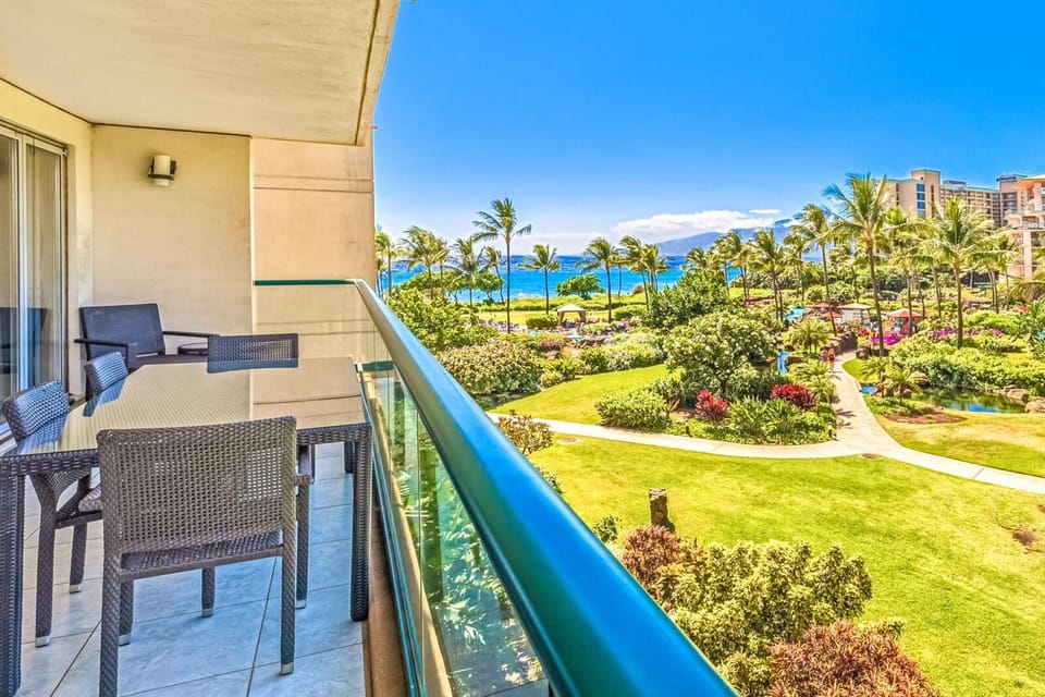 HKH-348 Spacious outdoor comfort with endless tropical charm