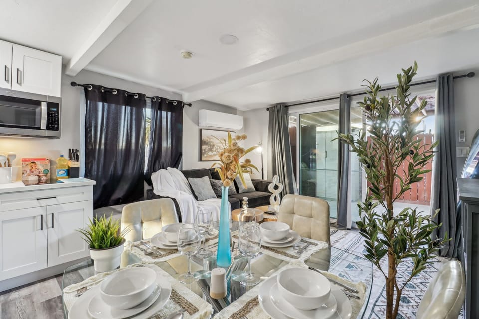 Seamless flow from living room to dining, ideal for relaxation and entertaining.