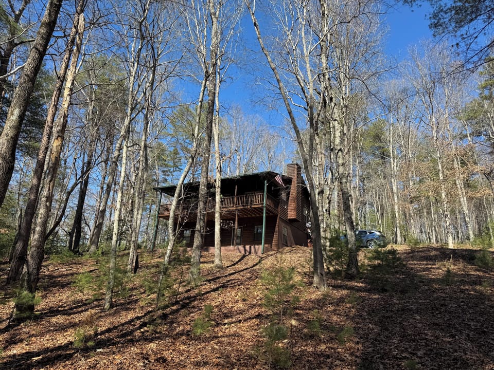 Hillside Hideaway Cabin