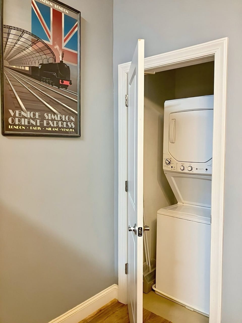 Washer/Dryer on site