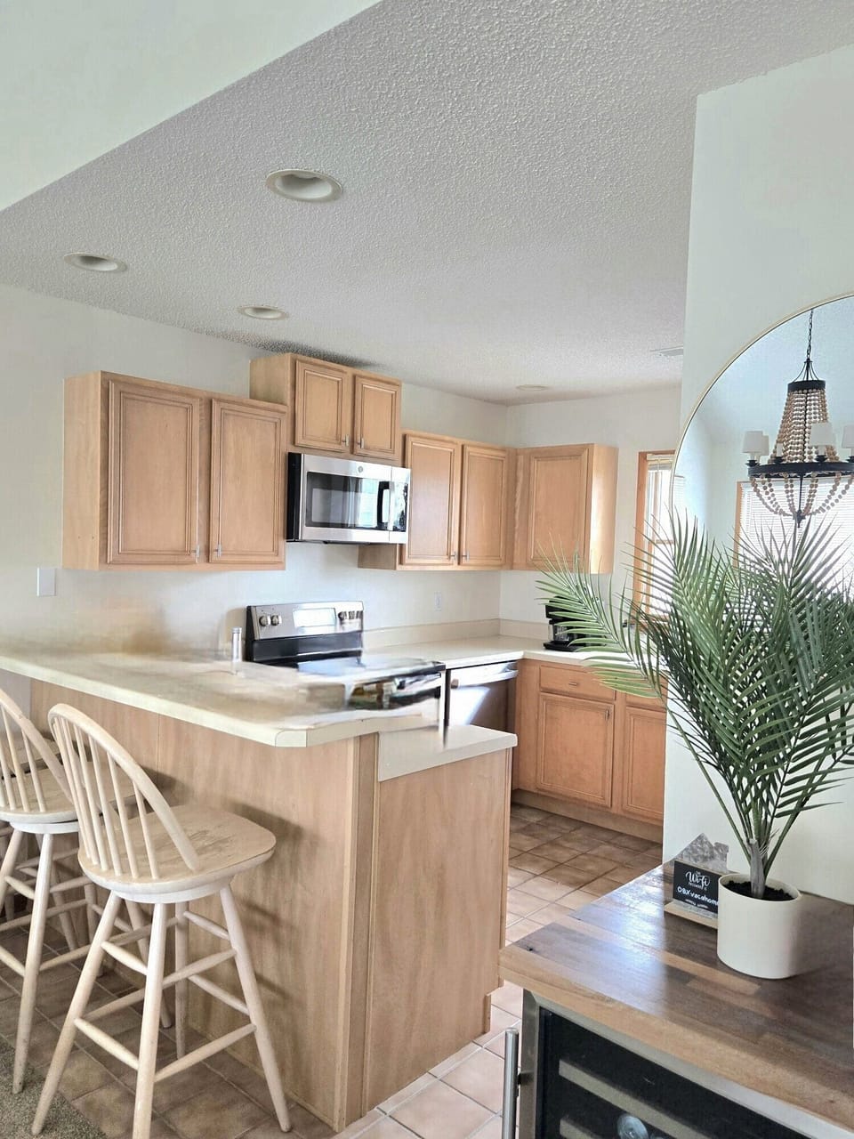 Top-Level Kitchen with Bar (seats 3)