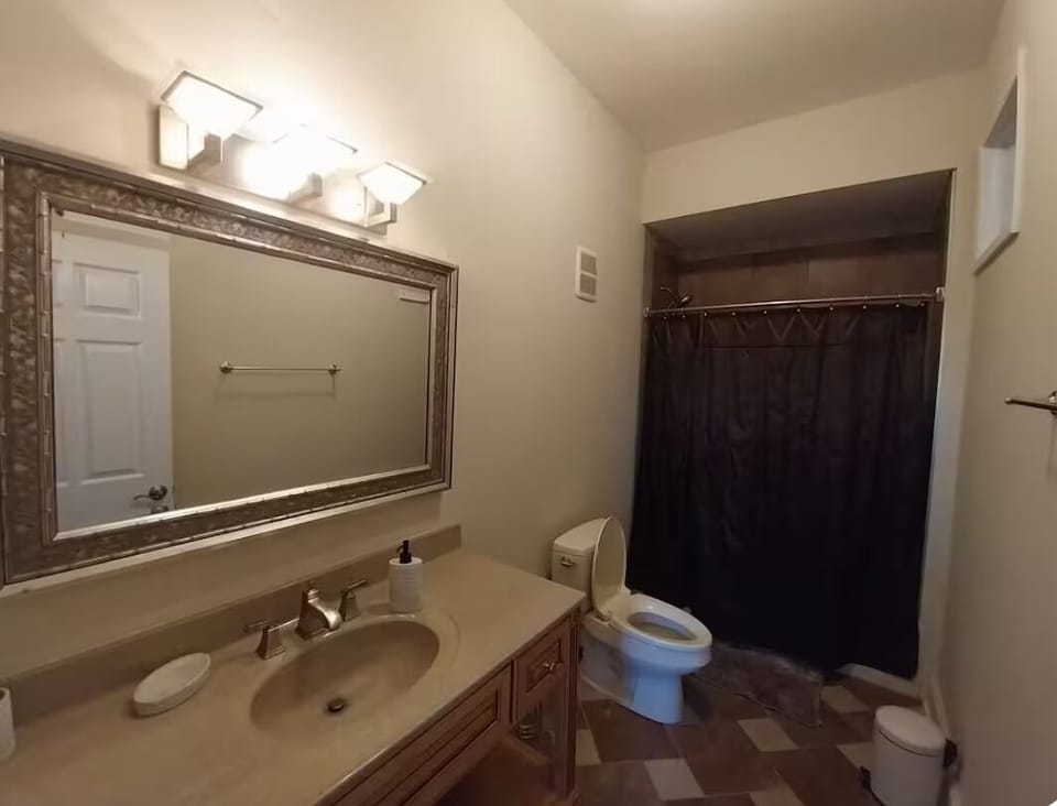 Full Bath Art Loft Bedroom 