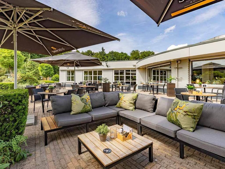 Outdoor Lounge