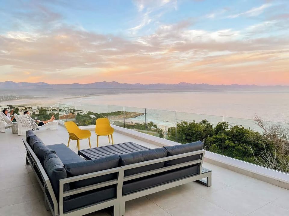 athtaking views of the bay at sunset