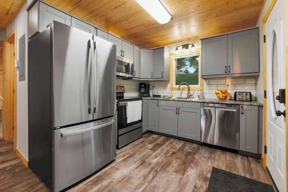 Coffee Pot with 12 Cup and K-Cup, Toaster, Main Light Dimming, Dish Washer, Fridge has cold filtered water, Freezer has automatic ice inside, Wine Glasses, Plates, Cups