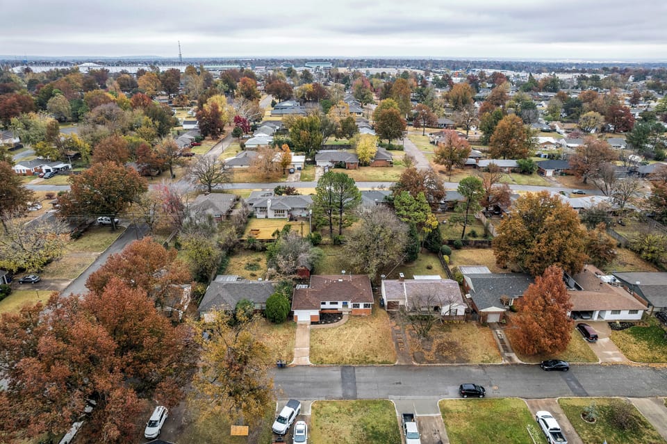 View of the neighborhood. Fresh breath of air.