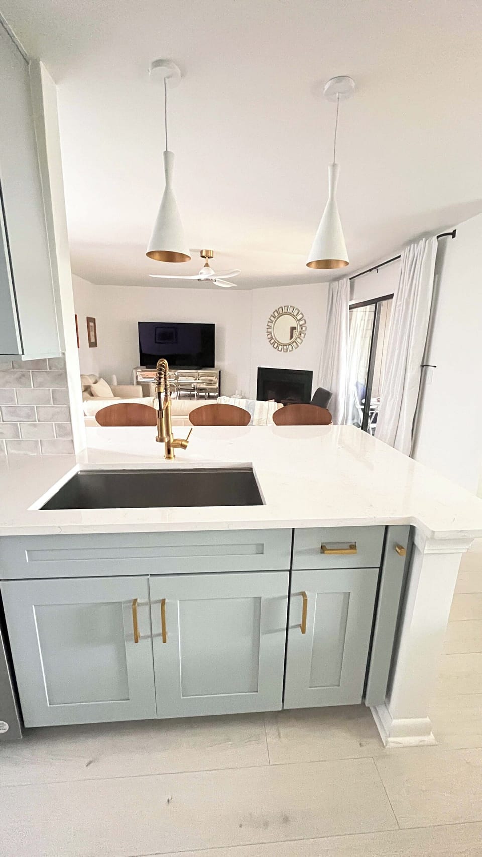 Breakfast bar.