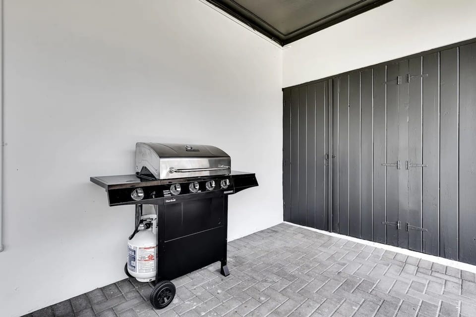 Outdoor grill