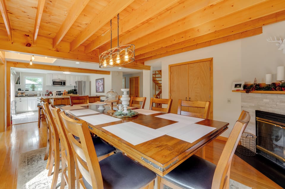 Dining Area | 1st Floor | Dishware/Flatware | Fireplace