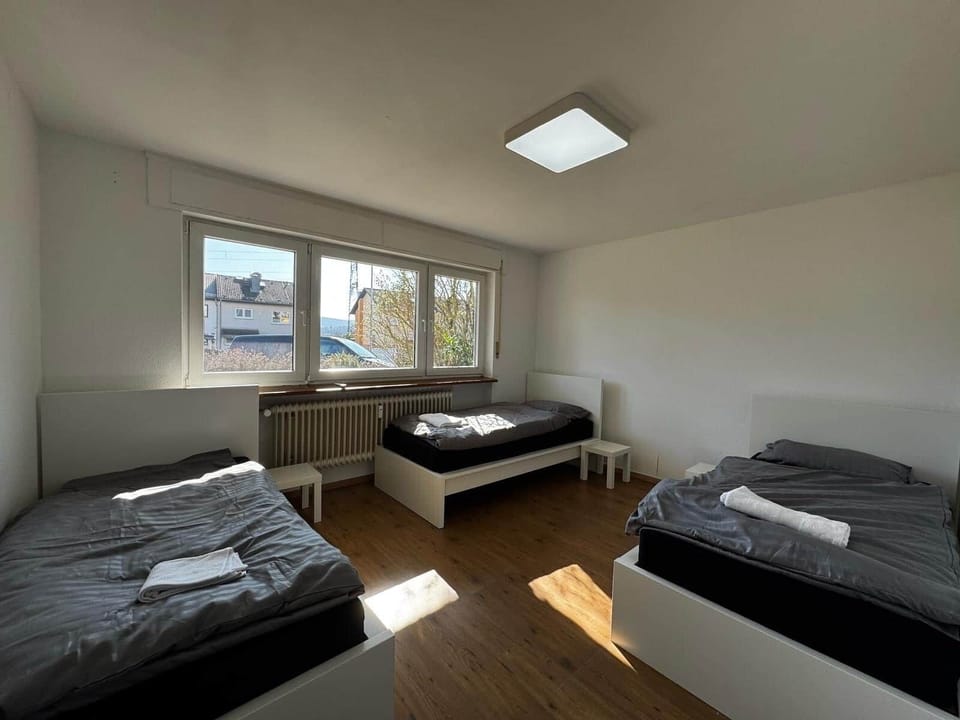 Schlafzimmer 3 Einzelbetten 90x 200 cm