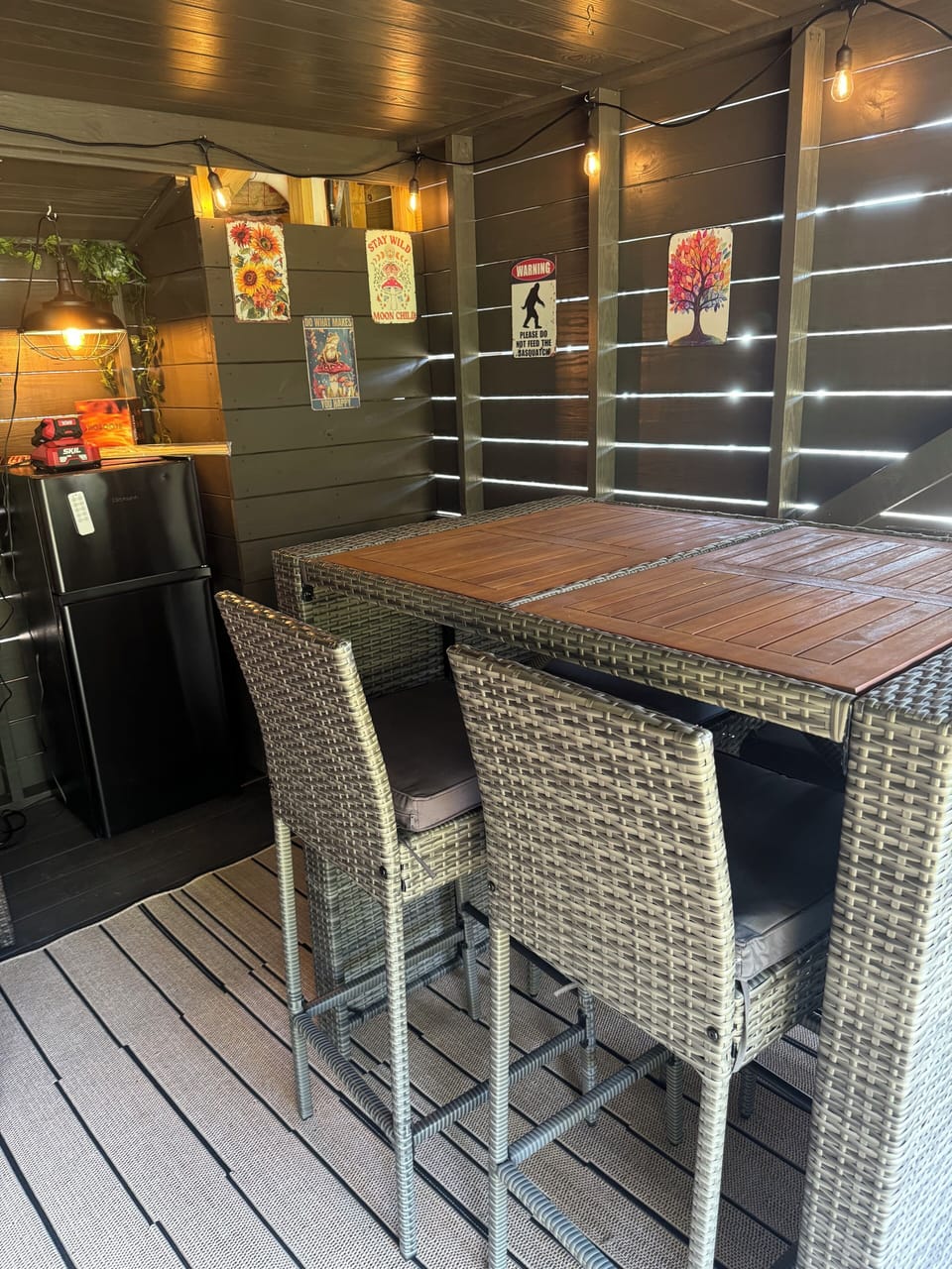 Outdoor dining