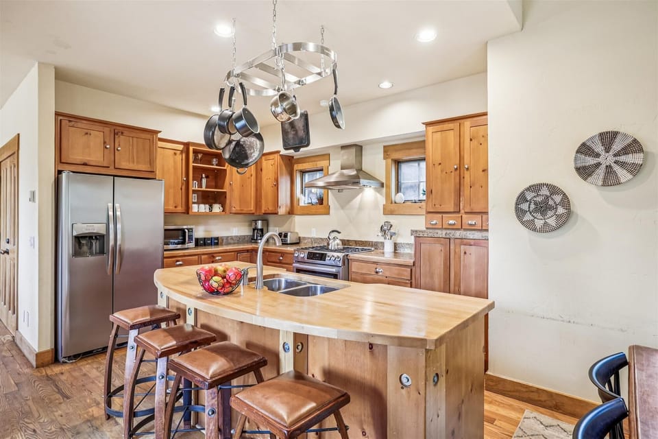 Kitchen - Little Bear Lodge - Breckenridge Vacation Rental