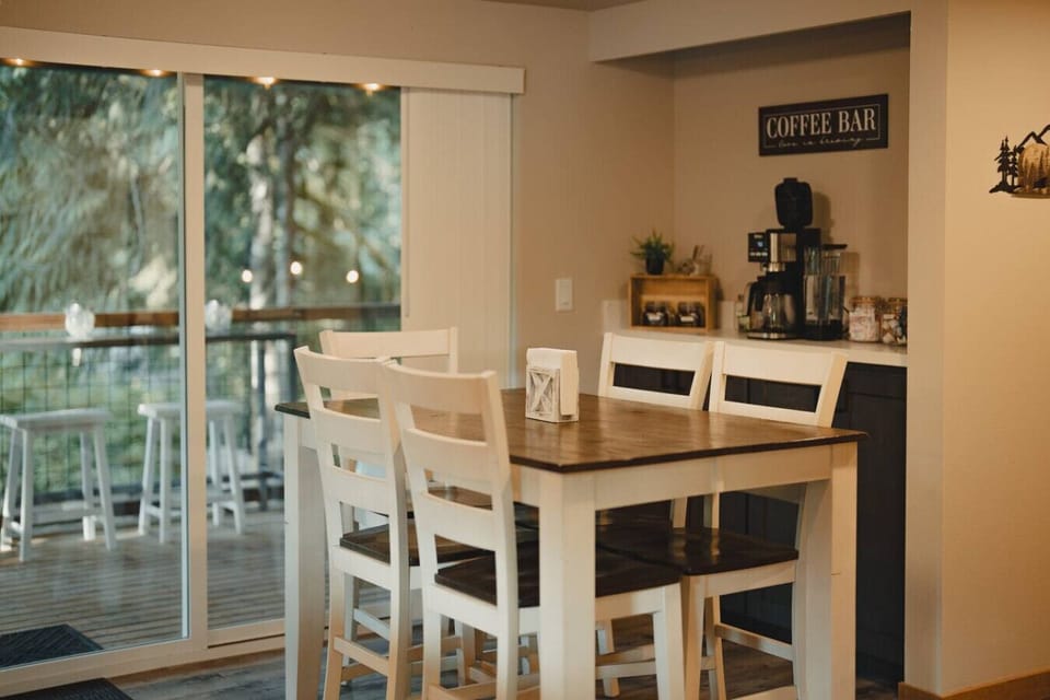 Dining Area w/Coffee Bar! - Dining Table expands to accommodate 8 chairs!