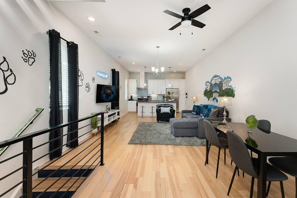 2nd Floor Living Area