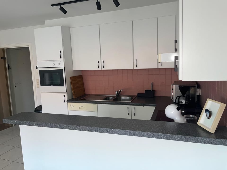 Open-Plan Living with Kitchen & Dining
Gather together in a welcoming space designed for social moments.