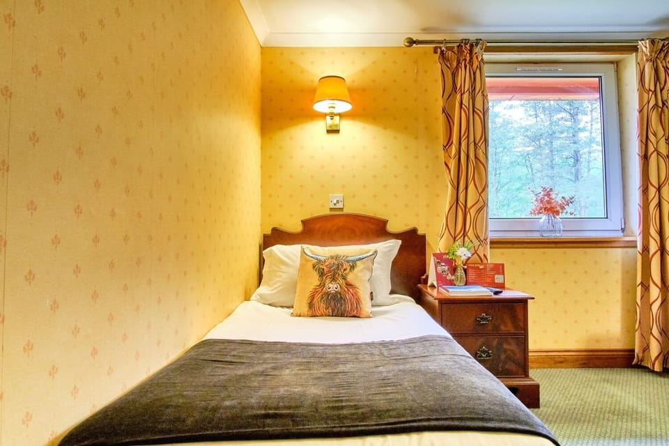 Bedroom. Interior and views may vary based on location and availability.