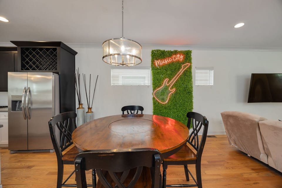 Dining room table with seating for 4.