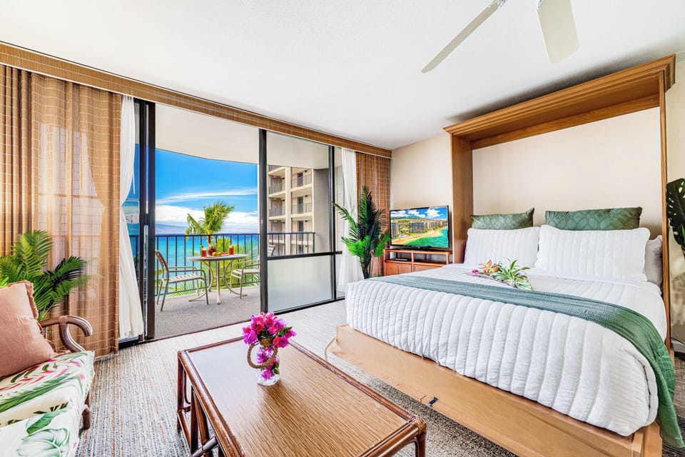 Wake up to shimmering Pacific waters—Murphy bed with a view.