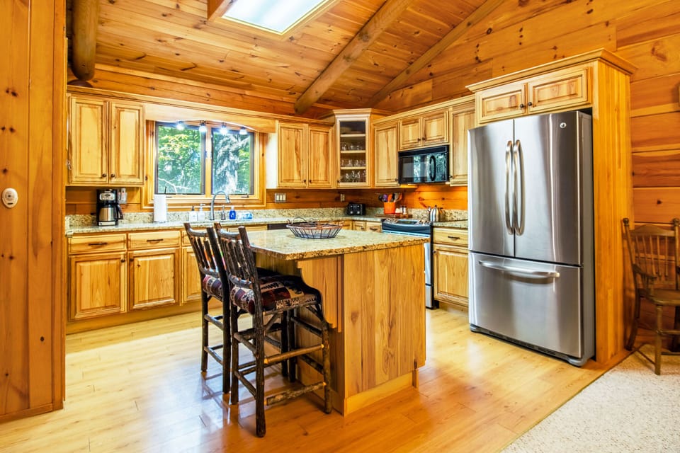 Full kitchen