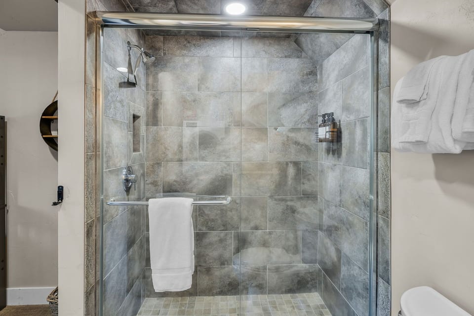 Ski House 239- Luxury shower