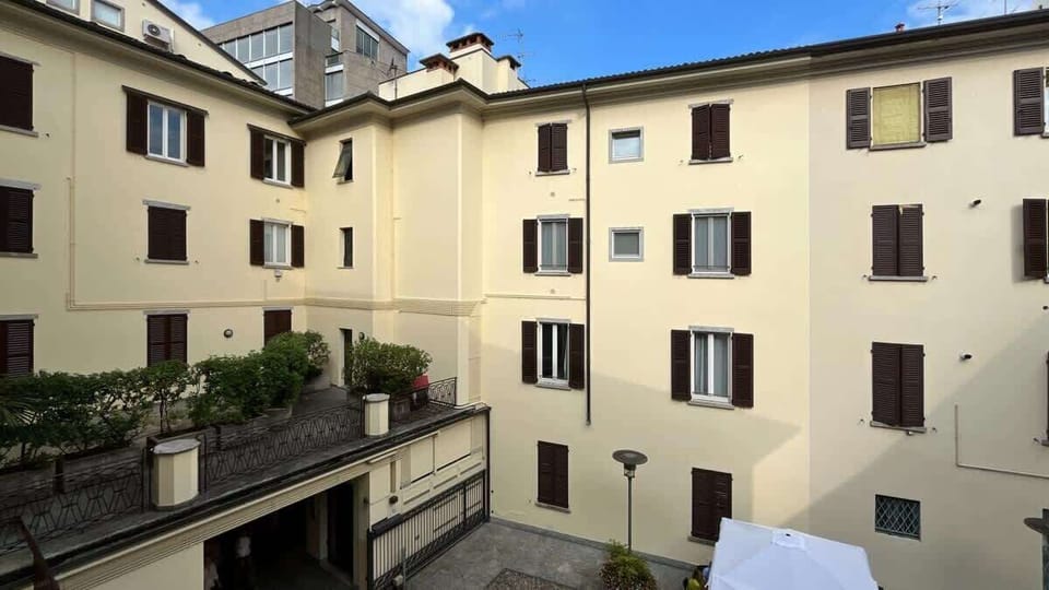 View of the condominium’s internal garden.