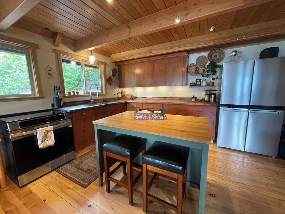 Kitchen is super well stocked since we use it ourselves when visiting.