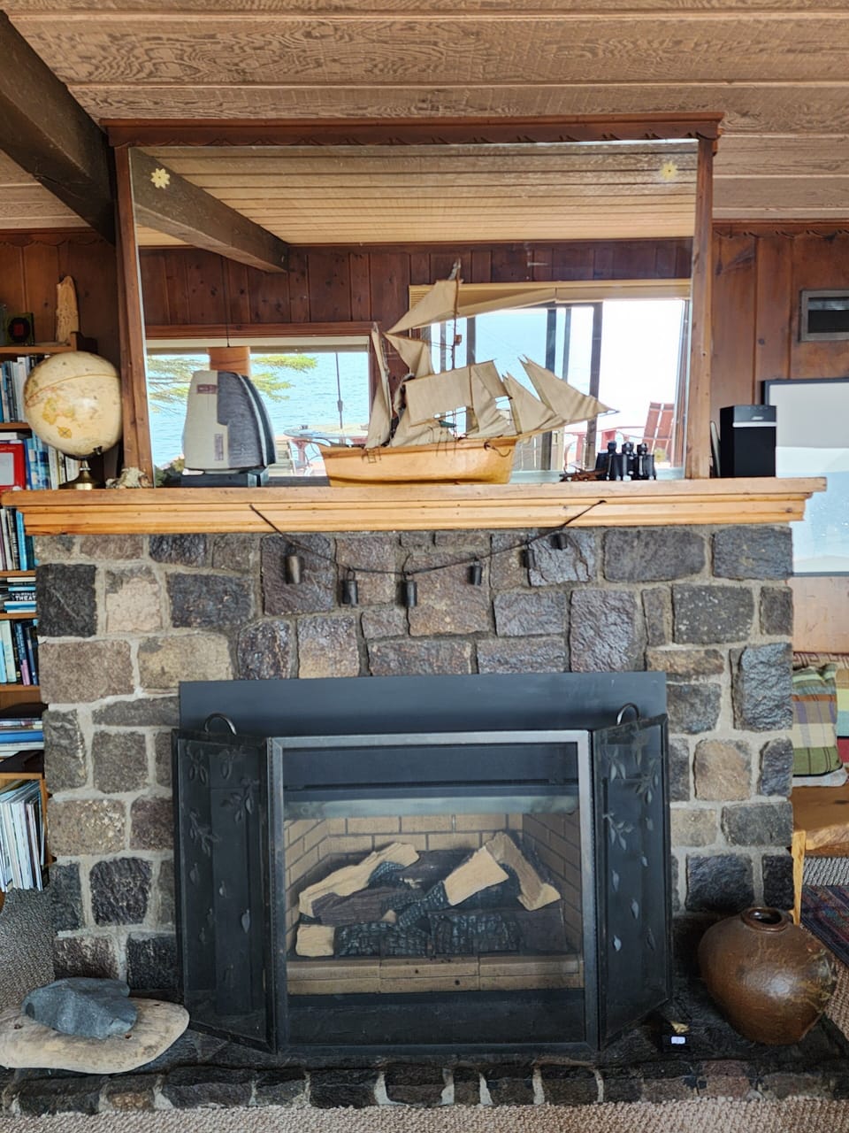Gas fireplace