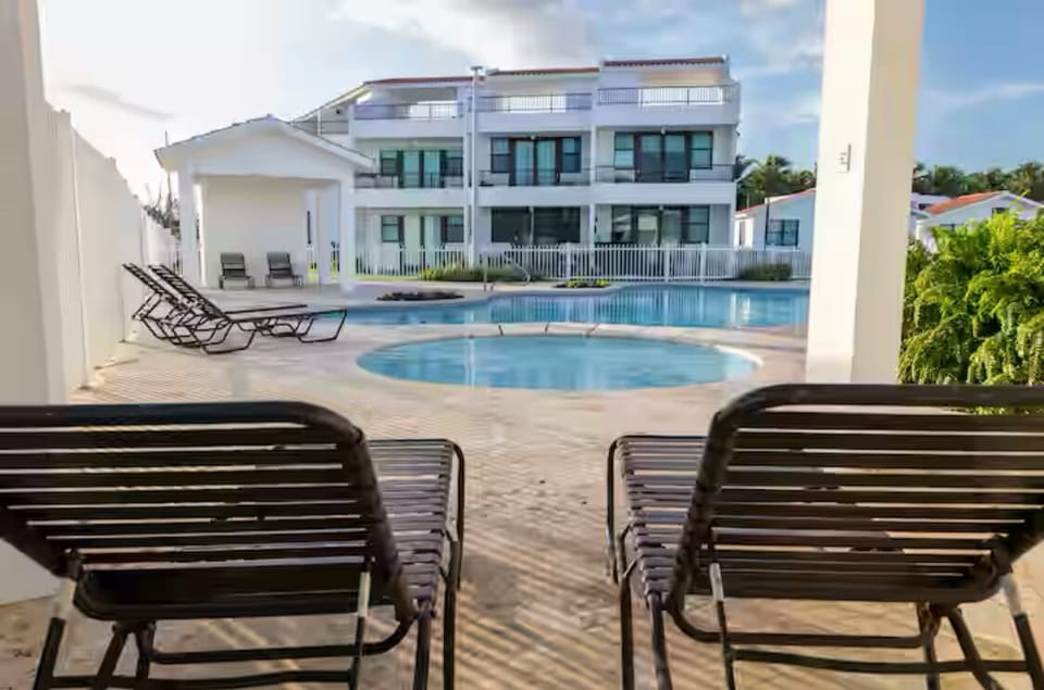 Relax by the Pool. Shared pool area. Quiet and peaceful. 
