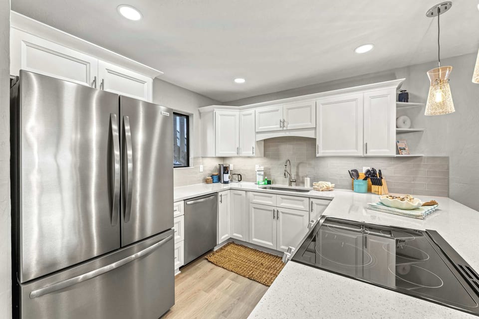 Fully Stocked Kitchen – Dine In or Pack a Beach Picnic