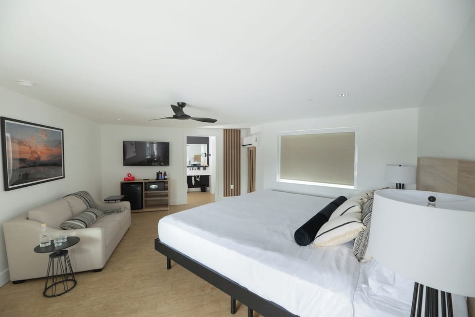 Unit with King size bed