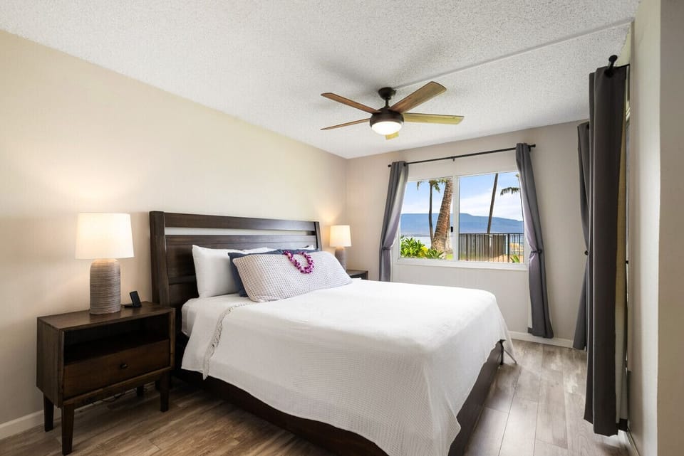 Spacious master with a king bed and ensuite bathroom + Ocean View